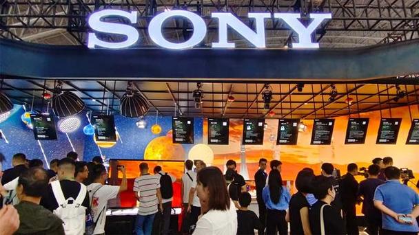Sony cooperates with Ray-Ban on smart glasses