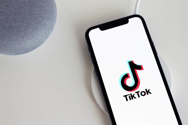 TikTok Tests “Video Auto-Tracking” for Moving Subjects